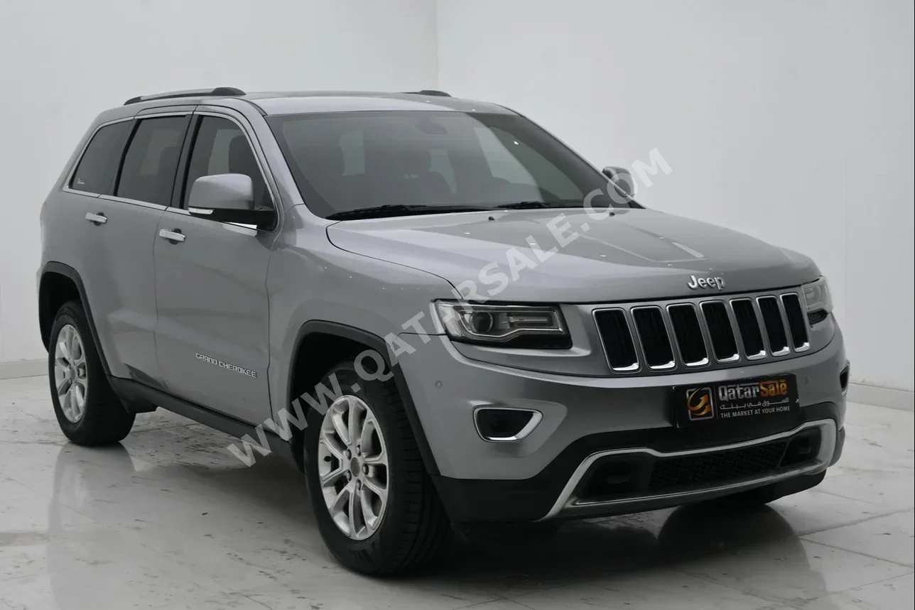 Jeep  Grand Cherokee  Limited  2014  Automatic  134,000 Km  8 Cylinder  Four Wheel Drive (4WD)  SUV  Silver