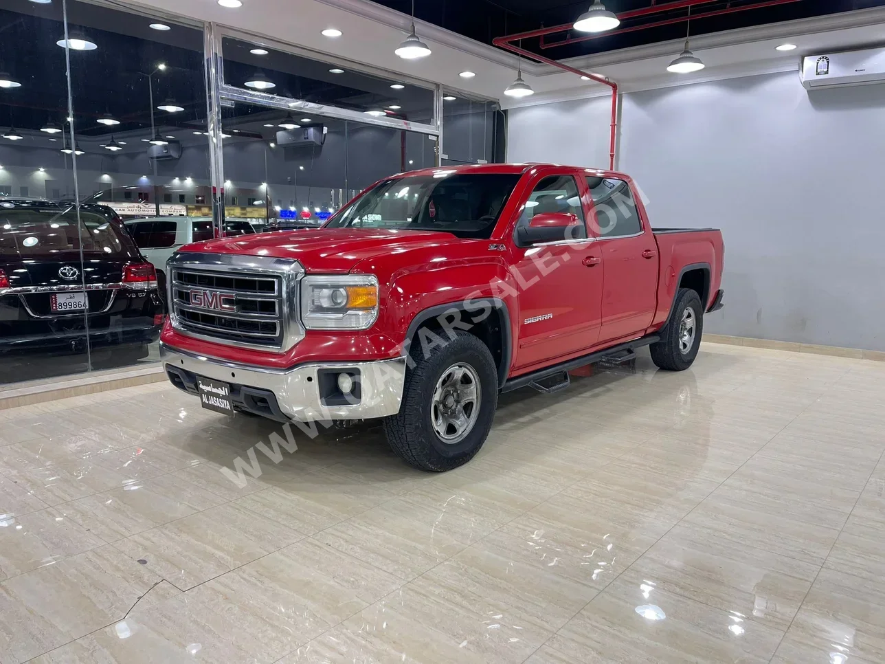 GMC  Sierra  SLE  2014  Automatic  337,000 Km  8 Cylinder  Four Wheel Drive (4WD)  Pick Up  Red