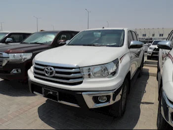 Toyota  Hilux  SR5  2019  Automatic  114,000 Km  4 Cylinder  Four Wheel Drive (4WD)  Pick Up  White