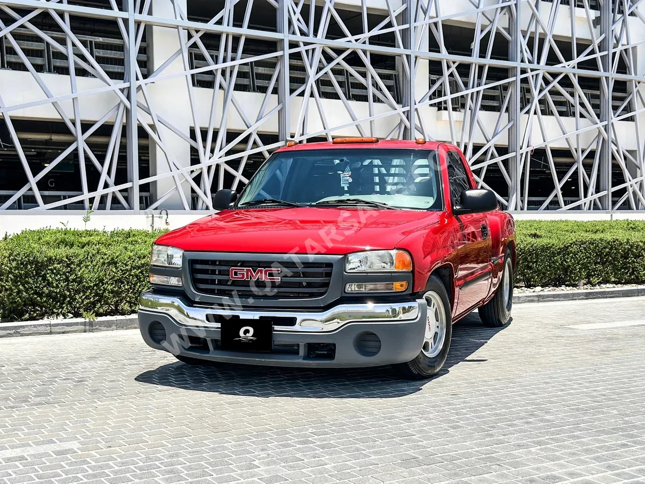 GMC  Sierra  1500  2004  Manual  195,000 Km  8 Cylinder  Four Wheel Drive (4WD)  Pick Up  Red