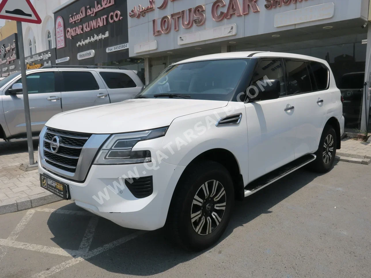 Nissan  Patrol  XE  2020  Automatic  165,000 Km  6 Cylinder  Four Wheel Drive (4WD)  SUV  White