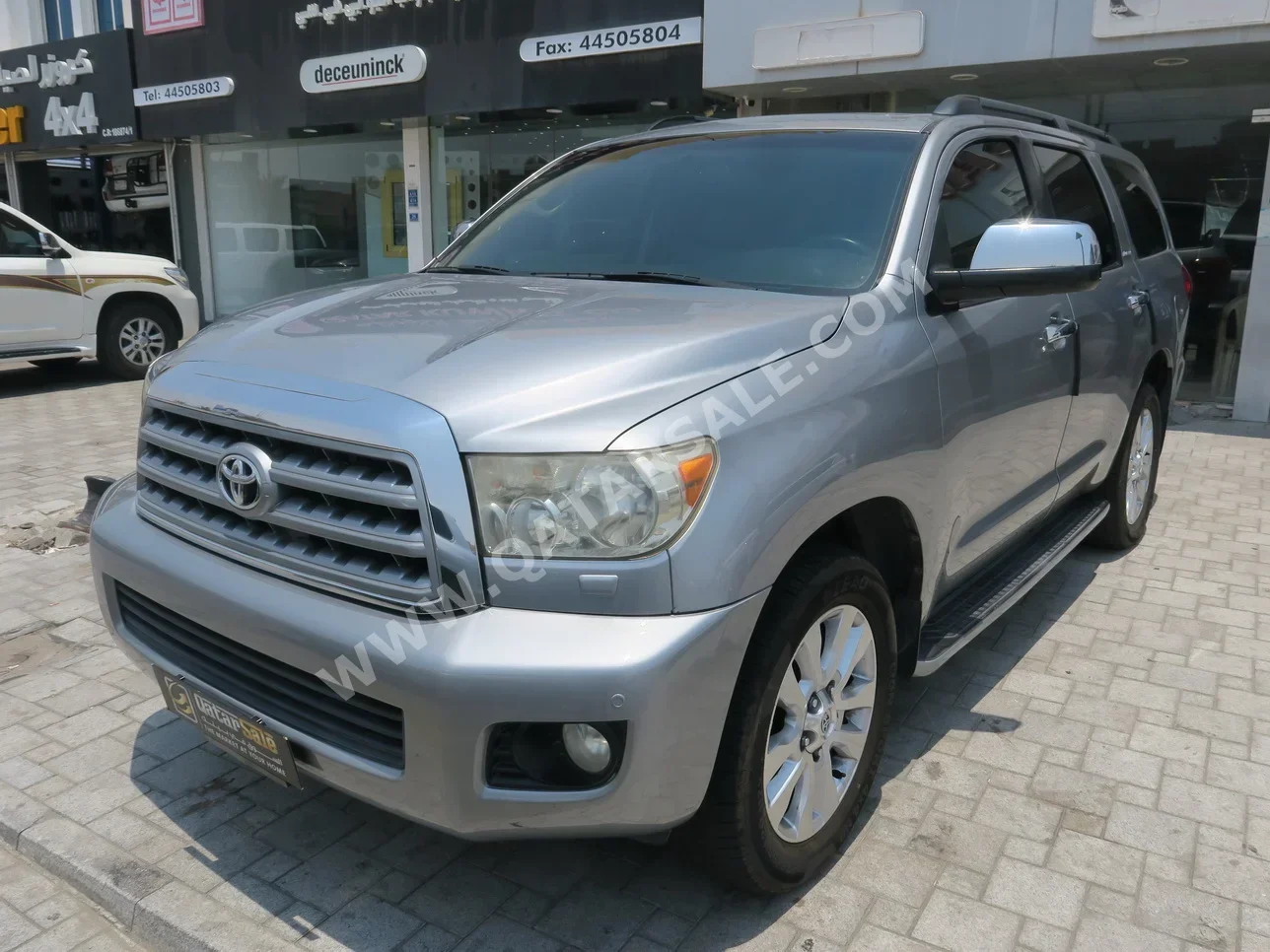 Toyota  Sequoia  Platinum  2009  Automatic  215,000 Km  8 Cylinder  Four Wheel Drive (4WD)  SUV  Gray