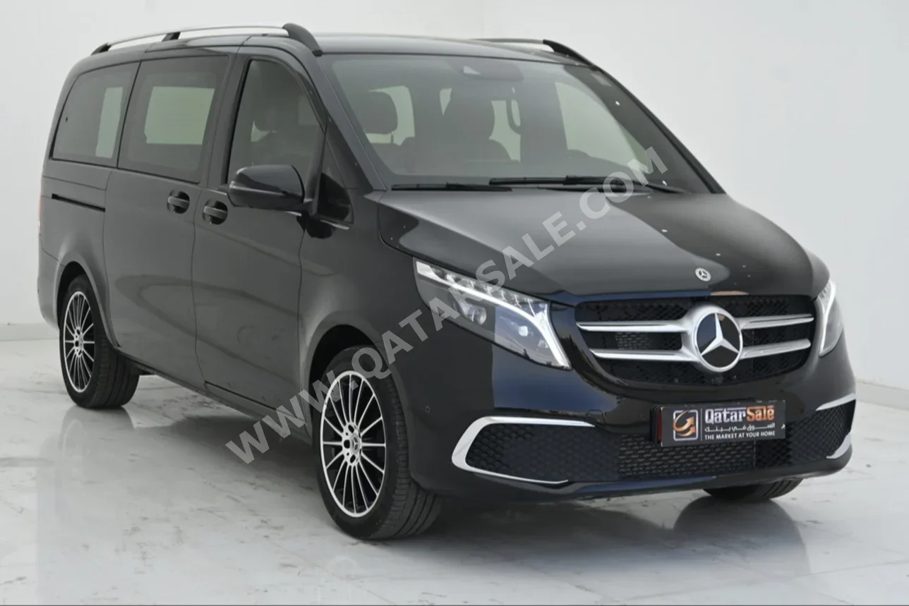 Mercedes-Benz  V-Class  250  2023  Automatic  119 Km  4 Cylinder  Rear Wheel Drive (RWD)  Van / Bus  Black  With Warranty