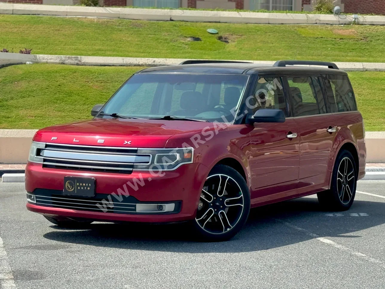 Ford  FLEX  Limited  2015  Automatic  120,000 Km  6 Cylinder  All Wheel Drive (AWD)  SUV  Red