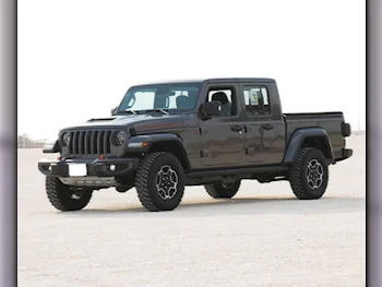 Jeep  Gladiator  Sand Runner  2021  Automatic  19,000 Km  6 Cylinder  Four Wheel Drive (4WD)  Pick Up  Gray  With Warranty
