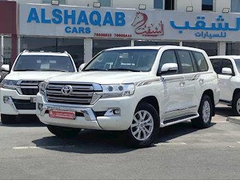  Toyota  Land Cruiser  GXR  2016  Automatic  232,000 Km  8 Cylinder  Four Wheel Drive (4WD)  SUV  White  With Warranty