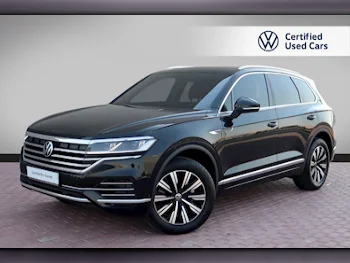 Volkswagen  Touareg  Sport  2023  Automatic  8,580 Km  6 Cylinder  All Wheel Drive (AWD)  SUV  Black  With Warranty
