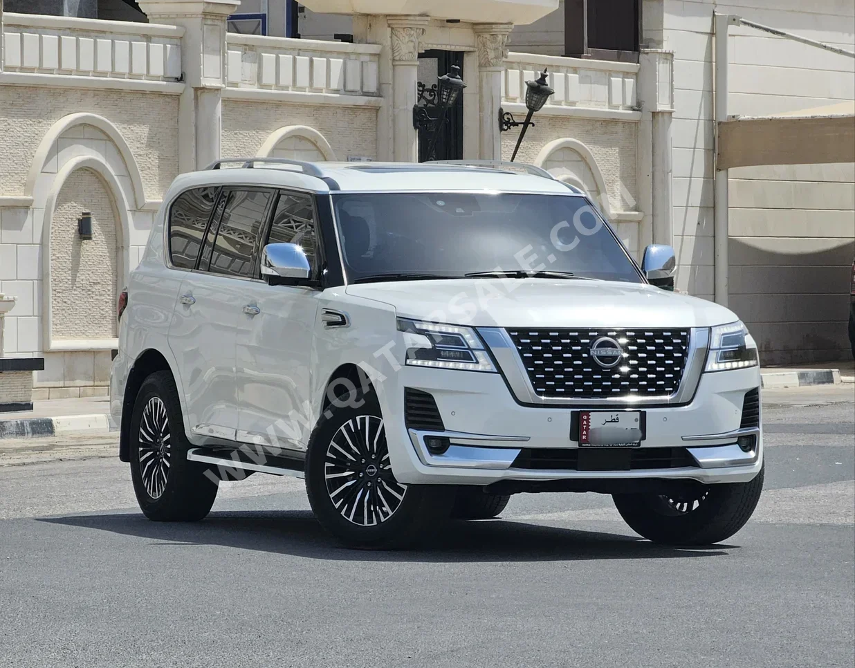 Nissan  Patrol  Platinum  2022  Automatic  43,000 Km  6 Cylinder  Four Wheel Drive (4WD)  SUV  White  With Warranty