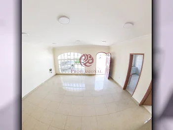 Family Residential  - Not Furnished  - Doha  - Al Mansoura  - 3 Bedrooms
