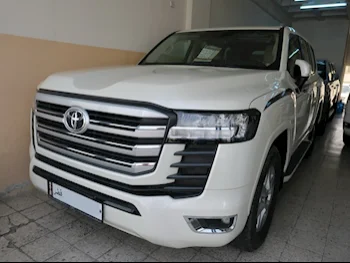  Toyota  Land Cruiser  GXR Twin Turbo  2023  Automatic  48,000 Km  6 Cylinder  Four Wheel Drive (4WD)  SUV  White  With Warranty
