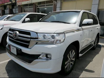  Toyota  Land Cruiser  VXR  2019  Automatic  108,000 Km  8 Cylinder  Four Wheel Drive (4WD)  SUV  White  With Warranty