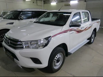 Toyota  Hilux  2022  Automatic  20,000 Km  4 Cylinder  Four Wheel Drive (4WD)  Pick Up  White  With Warranty