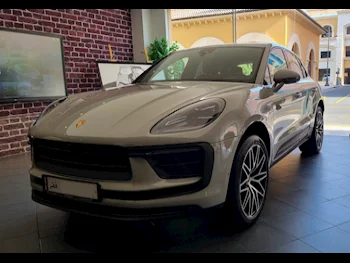 Porsche  Macan  2024  Automatic  0 Km  4 Cylinder  Four Wheel Drive (4WD)  SUV  Gray  With Warranty