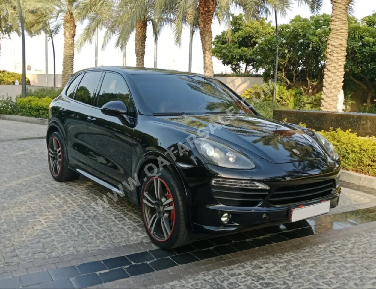 Porsche  Cayenne  S  2013  Automatic  135,000 Km  6 Cylinder  Four Wheel Drive (4WD)  SUV  Black