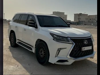 Lexus  LX  570 S  2016  Automatic  440,000 Km  8 Cylinder  Four Wheel Drive (4WD)  SUV  Pearl