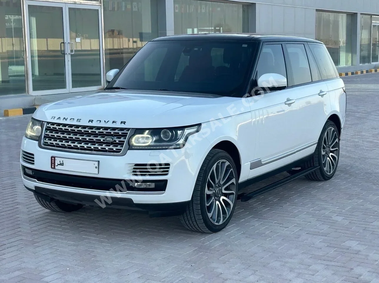 Land Rover  Range Rover  Vogue  Autobiography  2015  Automatic  150,000 Km  8 Cylinder  Four Wheel Drive (4WD)  SUV  White