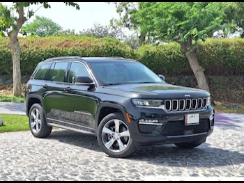 Jeep  Grand Cherokee  Limited  2022  Automatic  27,000 Km  6 Cylinder  Four Wheel Drive (4WD)  SUV  Black  With Warranty