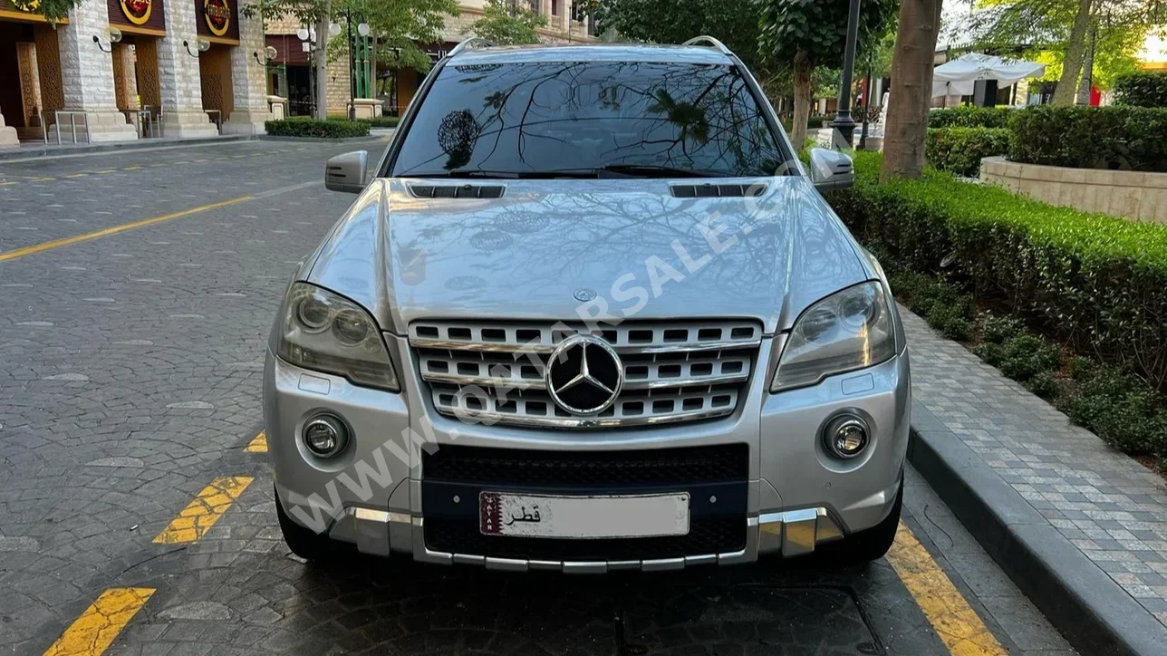 Mercedes-Benz  ML  350  2011  Automatic  200,000 Km  6 Cylinder  Four Wheel Drive (4WD)  SUV  Silver
