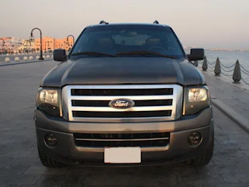 Ford  Expedition  Limited  2011  Automatic  194,344 Km  8 Cylinder  Four Wheel Drive (4WD)  SUV  Gray
