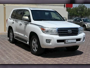  Toyota  Land Cruiser  GXR  2014  Automatic  297,000 Km  8 Cylinder  Four Wheel Drive (4WD)  SUV  White  With Warranty