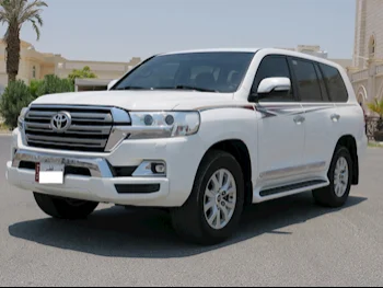  Toyota  Land Cruiser  GXR  2018  Automatic  180,000 Km  8 Cylinder  Four Wheel Drive (4WD)  SUV  White  With Warranty