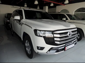 Toyota  Land Cruiser  GXR Twin Turbo  2022  Automatic  96,000 Km  6 Cylinder  Four Wheel Drive (4WD)  SUV  White