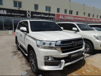 Toyota  Land Cruiser  VXR- Grand Touring S  2020  Automatic  178,000 Km  8 Cylinder  Four Wheel Drive (4WD)  SUV  White