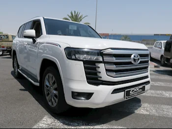 Toyota  Land Cruiser  GXR Twin Turbo  2022  Automatic  58٬000 Km  6 Cylinder  Four Wheel Drive (4WD)  SUV  White  With Warranty