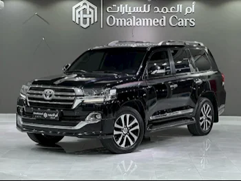 Toyota  Land Cruiser  GXR- Grand Touring  2019  Automatic  123,000 Km  8 Cylinder  Four Wheel Drive (4WD)  SUV  Black