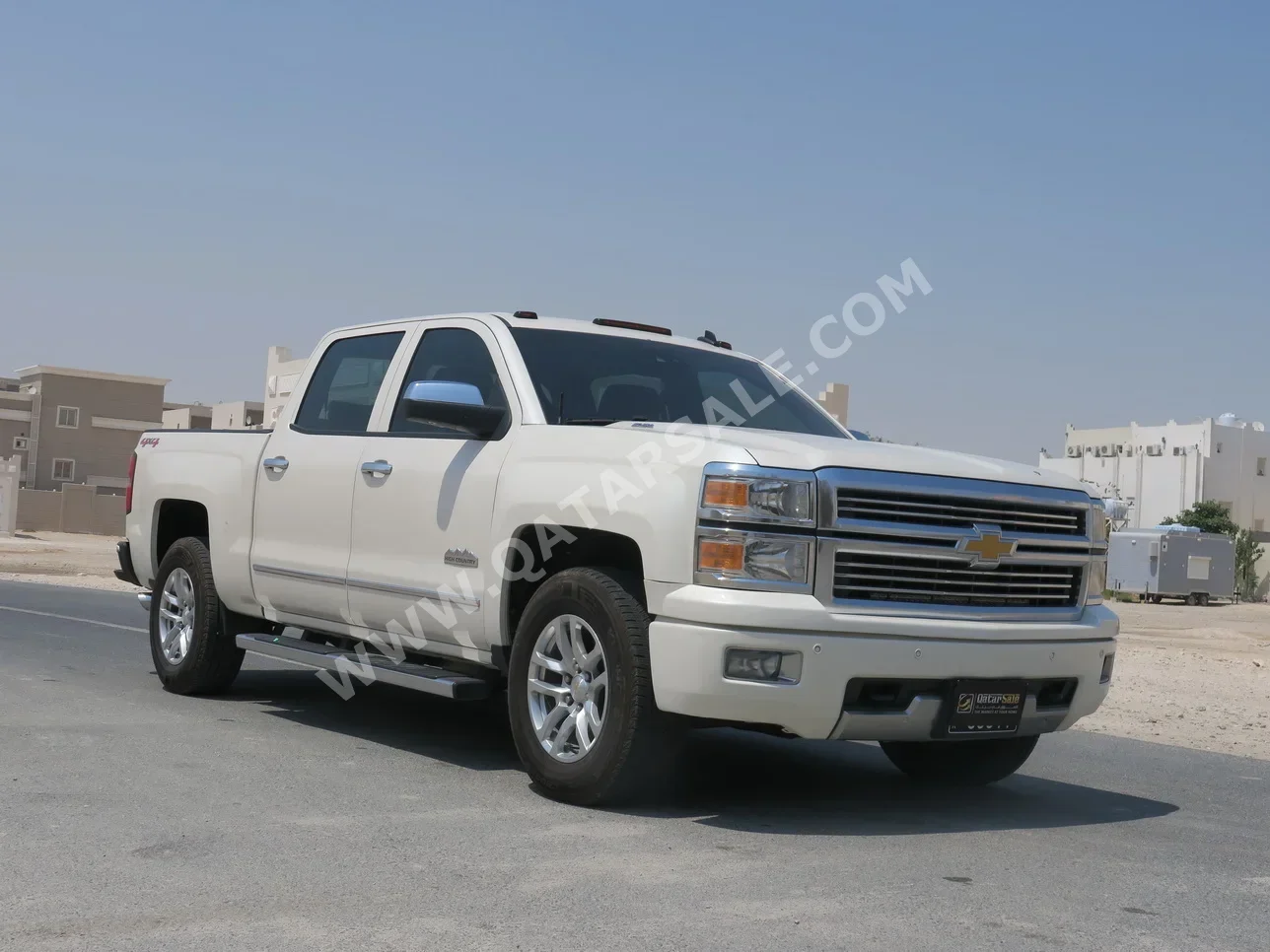 Chevrolet  Silverado  High Country  2014  Automatic  288,000 Km  8 Cylinder  Four Wheel Drive (4WD)  Pick Up  White