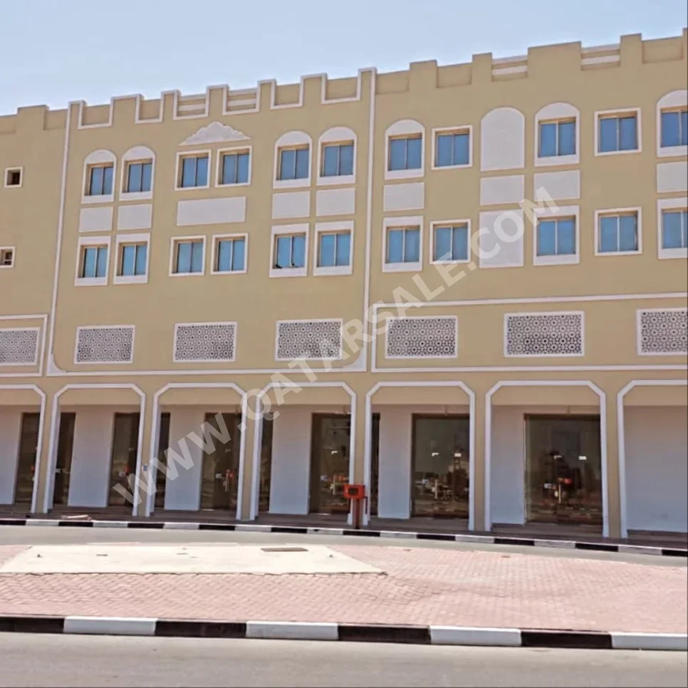 Commercial Shops - Not Furnished  - Al Khor  For Rent  - Al Khor