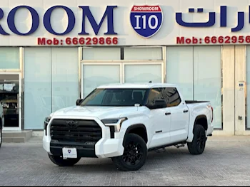 Toyota  Tundra  TRD  2023  Automatic  14,000 Km  8 Cylinder  Four Wheel Drive (4WD)  Pick Up  White