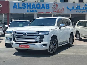 Toyota  Land Cruiser  VXR Twin Turbo  2022  Automatic  70,000 Km  6 Cylinder  Four Wheel Drive (4WD)  SUV  White  With Warranty