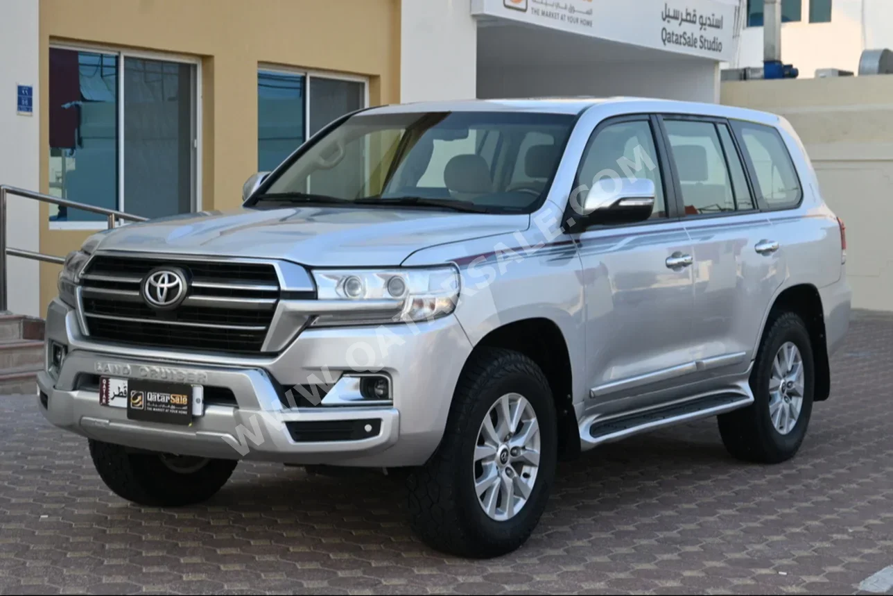  Toyota  Land Cruiser  GXR  2020  Automatic  223,000 Km  8 Cylinder  Four Wheel Drive (4WD)  SUV  Silver  With Warranty