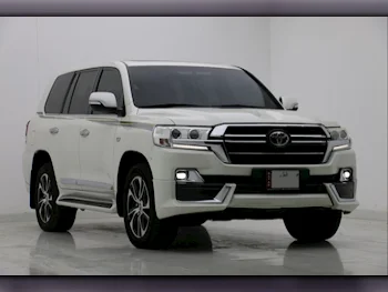  Toyota  Land Cruiser  VXR  2016  Automatic  231,000 Km  8 Cylinder  Four Wheel Drive (4WD)  SUV  White  With Warranty