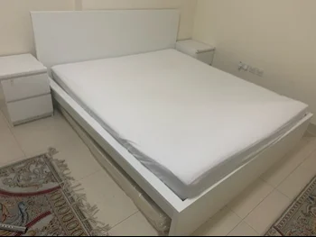 Beds - KARE  - King  - White  - Mattress Included  - With Bedside Table
