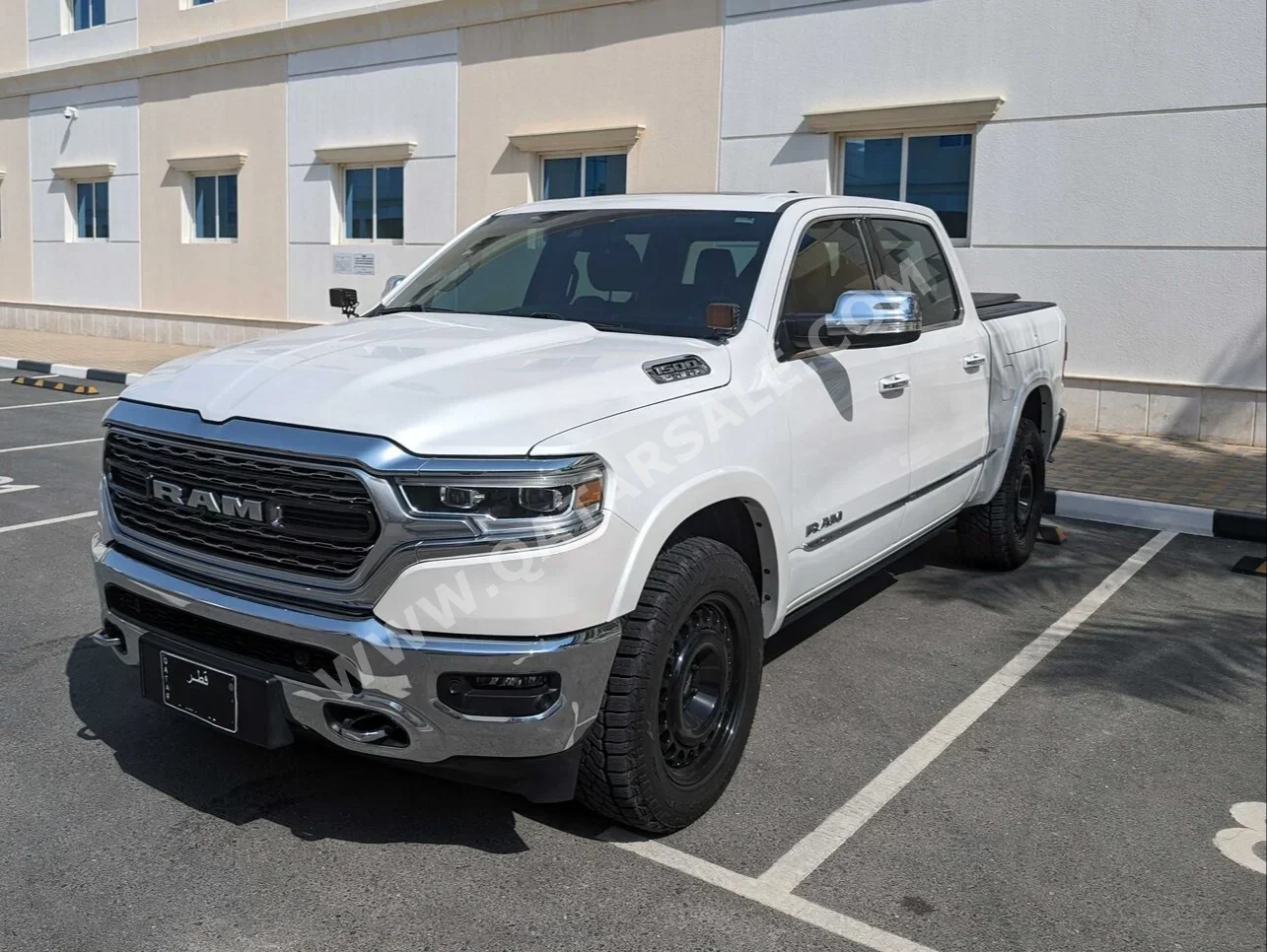 Dodge  Ram  Limited  2021  Automatic  24,000 Km  8 Cylinder  Four Wheel Drive (4WD)  Pick Up  White  With Warranty