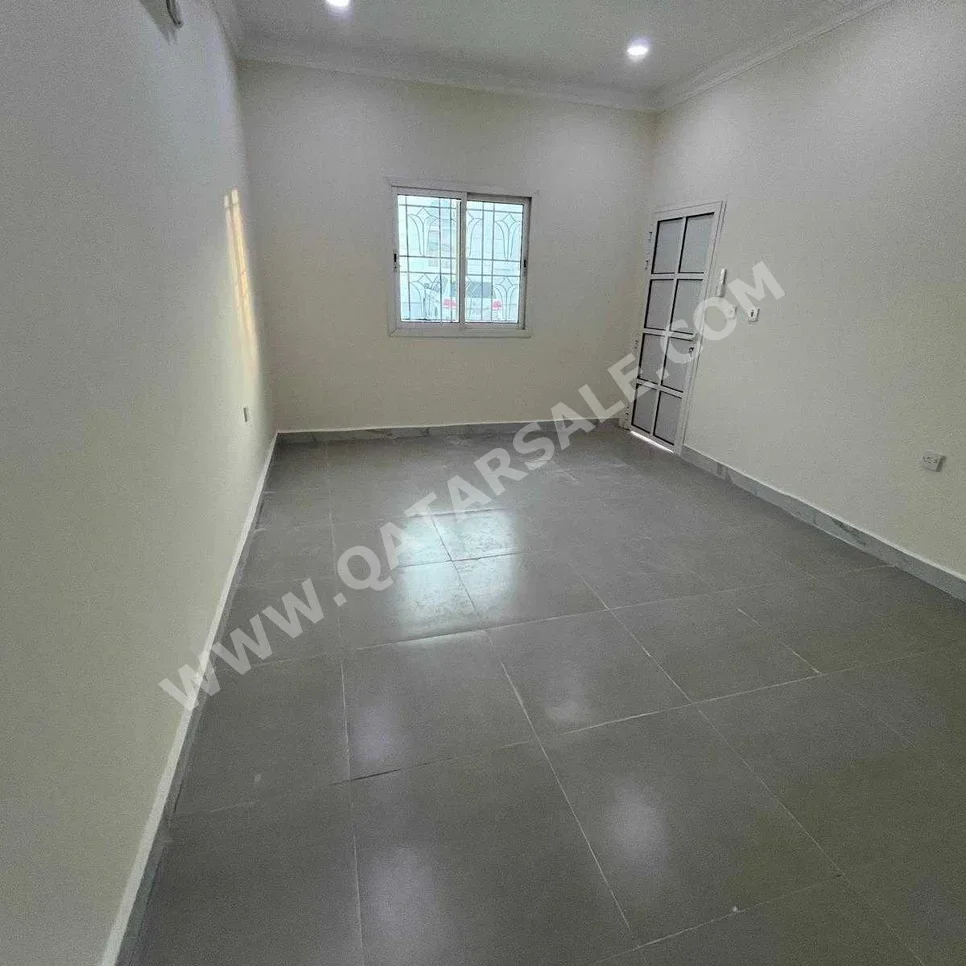 Family Residential  - Not Furnished  - Al Rayyan  - Muraikh  - 4 Bedrooms