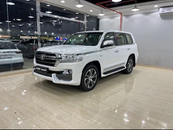 Toyota  Land Cruiser  VXR  2019  Automatic  223,000 Km  8 Cylinder  Four Wheel Drive (4WD)  SUV  White