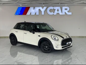 Mini  Cooper  2017  Automatic  30,000 Km  3 Cylinder  Front Wheel Drive (FWD)  Hatchback  White