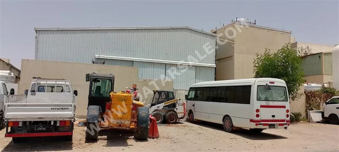 Warehouses & Stores - Al Rayyan  - Industrial Area  -Area Size: 750 Square Meter