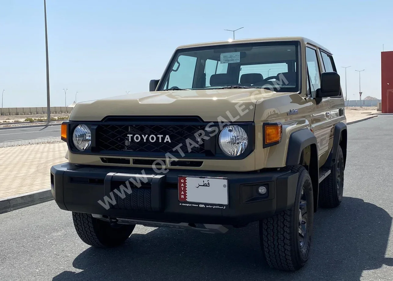 Toyota  Land Cruiser  Hard Top  2018  Manual  0 Km  6 Cylinder  Four Wheel Drive (4WD)  SUV  Beige  With Warranty