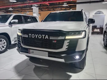 Toyota  Land Cruiser  GR Sport Twin Turbo  2023  Automatic  89,000 Km  6 Cylinder  Four Wheel Drive (4WD)  SUV  White