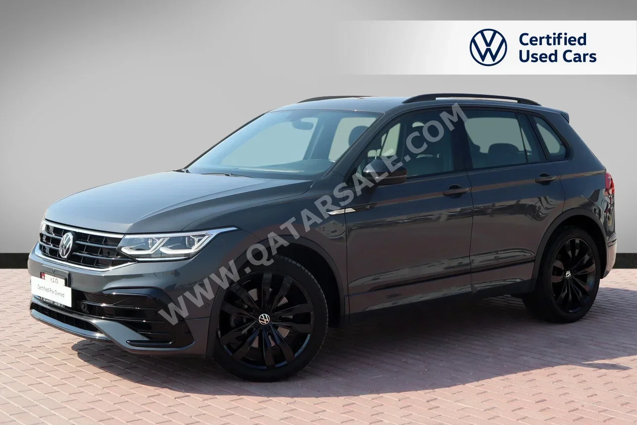 Volkswagen  Tiguan  R-Line  2022  Automatic  22,800 Km  4 Cylinder  All Wheel Drive (AWD)  SUV  Phantom Grey  With Warranty