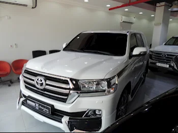 Toyota  Land Cruiser  VXR- Grand Touring S  2018  Automatic  141٬000 Km  8 Cylinder  Four Wheel Drive (4WD)  SUV  White
