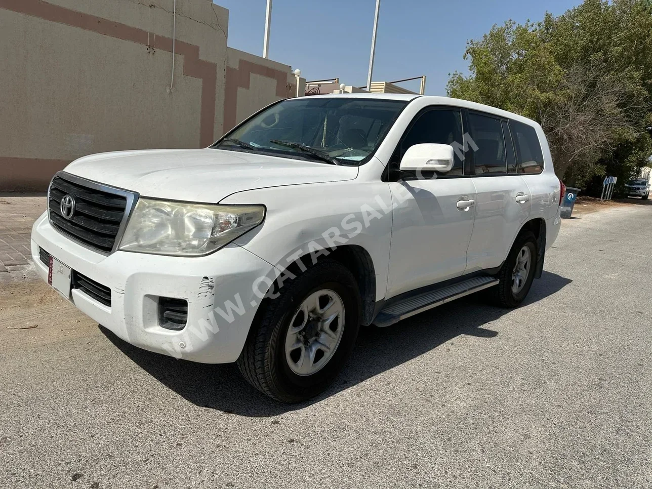 Toyota  Land Cruiser  G  2015  Automatic  398,000 Km  6 Cylinder  Four Wheel Drive (4WD)  SUV  White