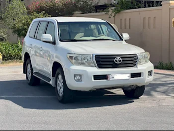 Toyota  Land Cruiser  G  2013  Automatic  300,000 Km  6 Cylinder  Four Wheel Drive (4WD)  SUV  White
