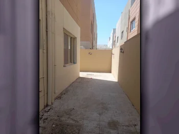 Family Residential  - Not Furnished  - Al Daayen  - Al Khisah  - 5 Bedrooms