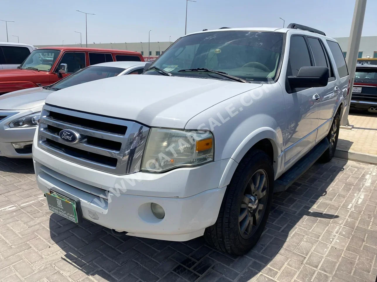 Ford  Expedition  XLT  2011  Automatic  208,000 Km  6 Cylinder  Four Wheel Drive (4WD)  SUV  White