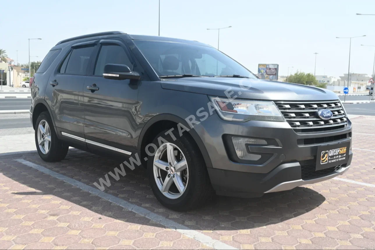 Ford  Explorer  XLT  2016  Automatic  199,000 Km  6 Cylinder  Four Wheel Drive (4WD)  SUV  Gray